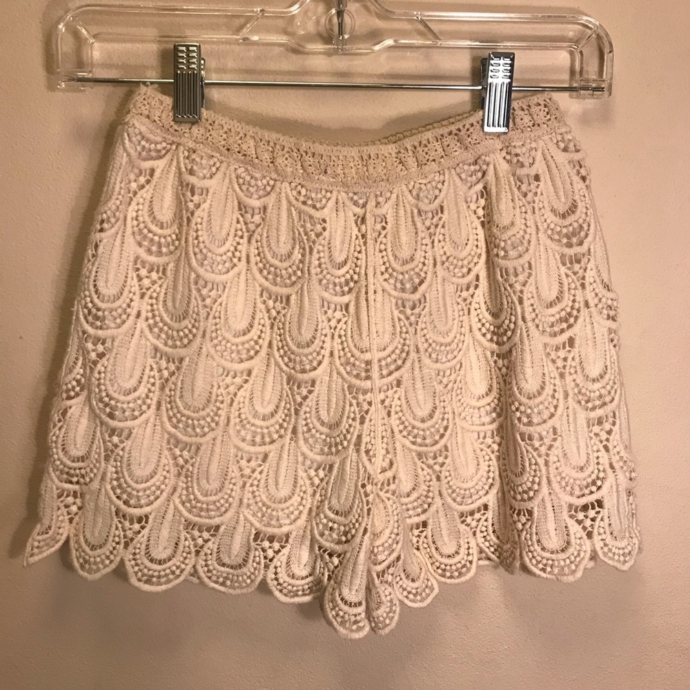 Foreign Exchange Cream Crochet Lace Women's Shorts